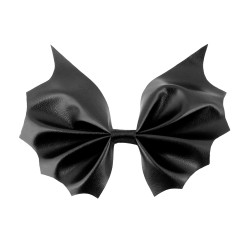 Černý motýlek netopýr